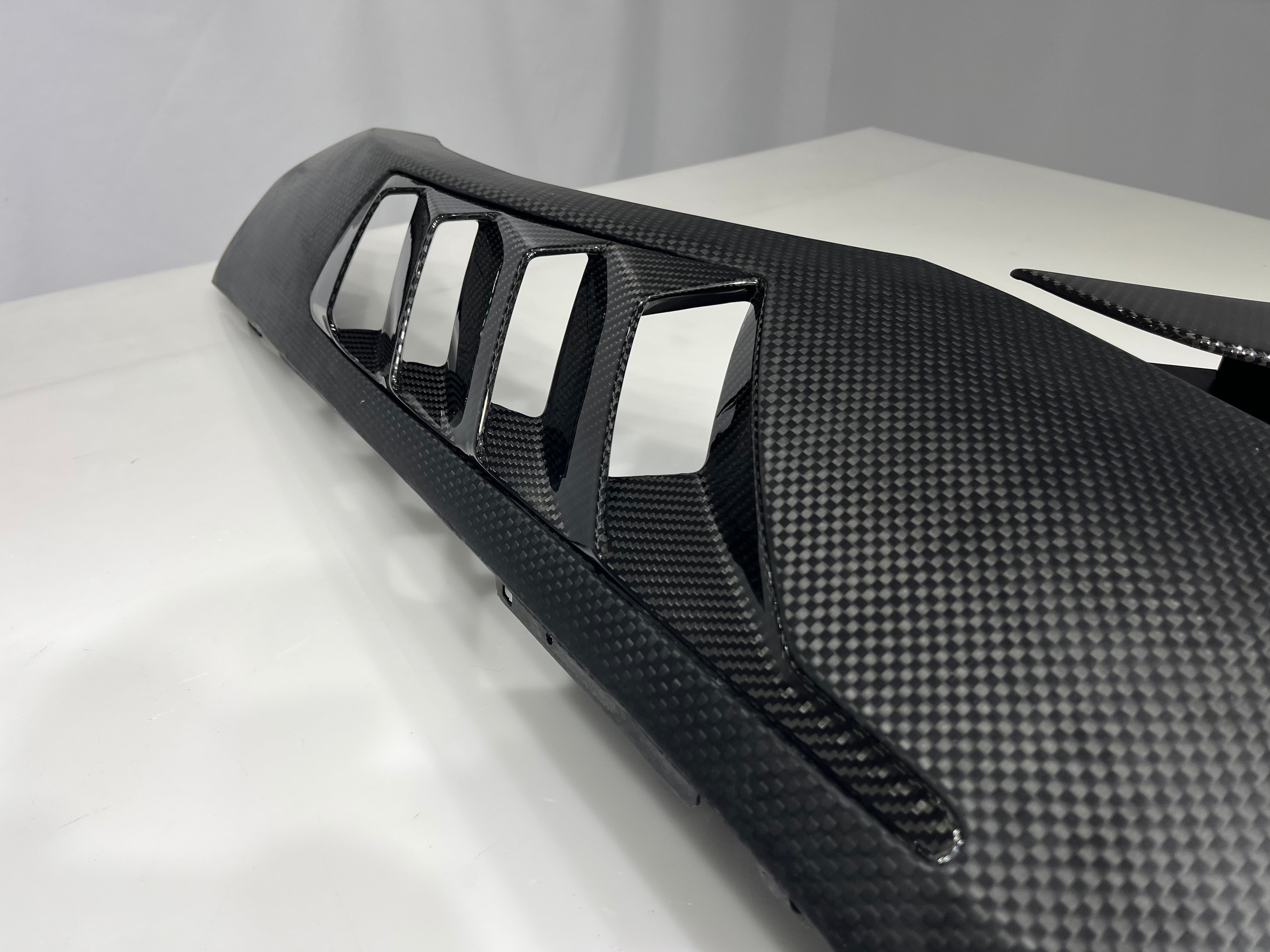 Dry Carbon AN Style Vented Fenders - G87 M2
