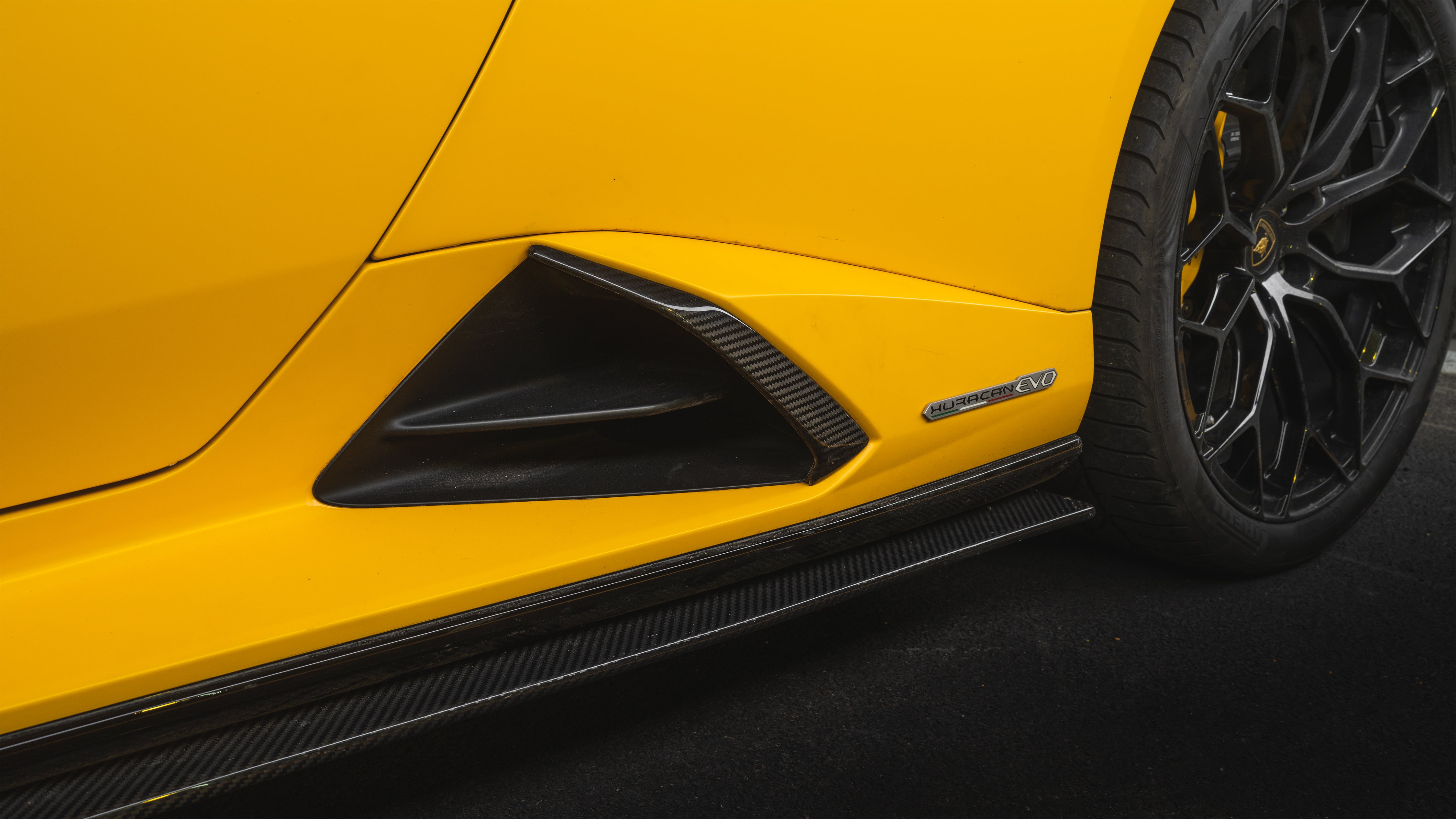 Dry Carbon Fiber Side Skirts - Lamborghini EVO RWD/RWD