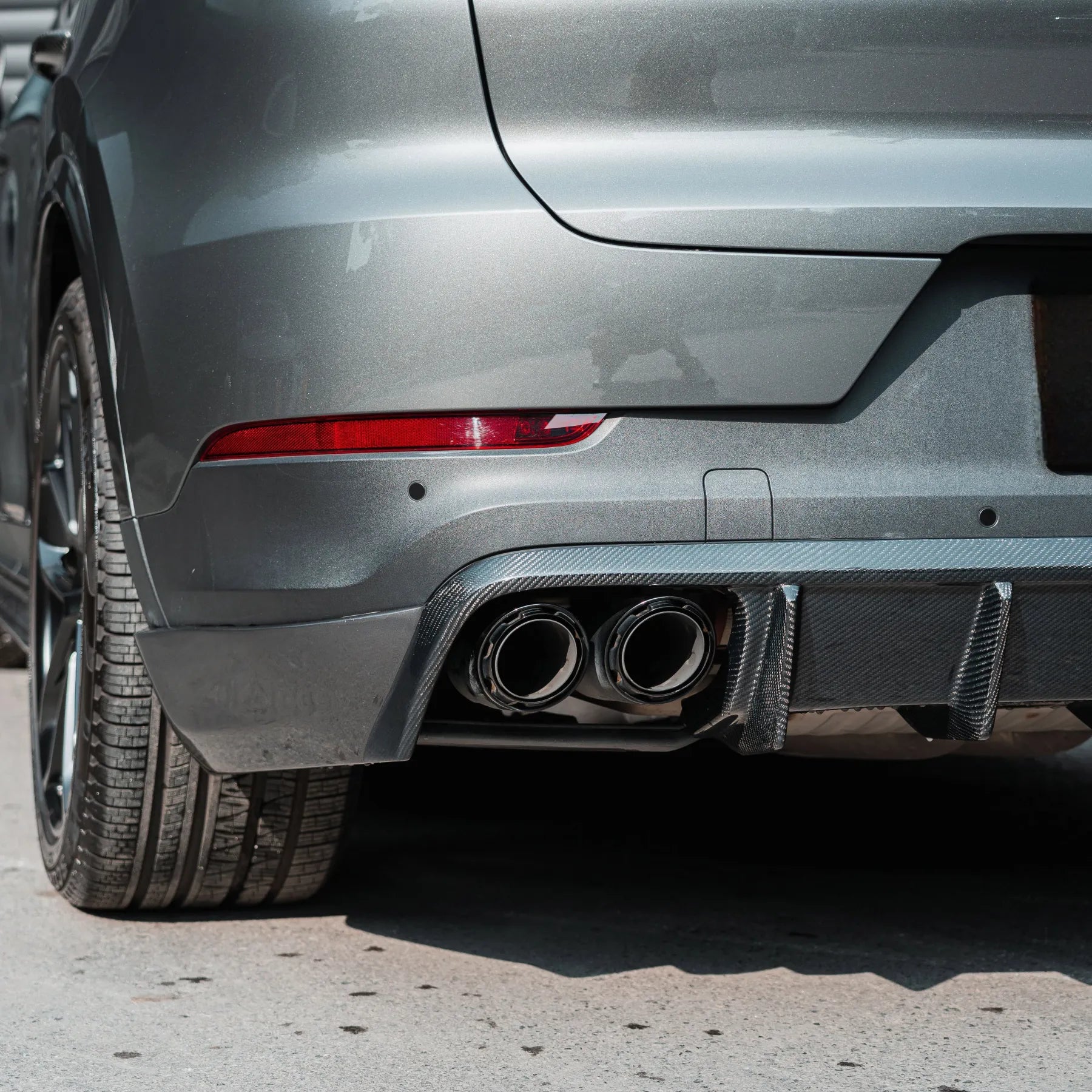 Dry Carbon Fiber Cvrbonized Rear DIffuser - Porsche Cayenne 9Y0.1 (2018-2023)